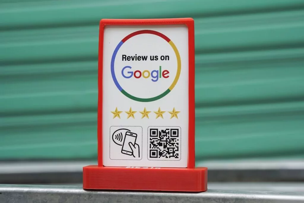 the review google maps nfc qr cung standee 3d